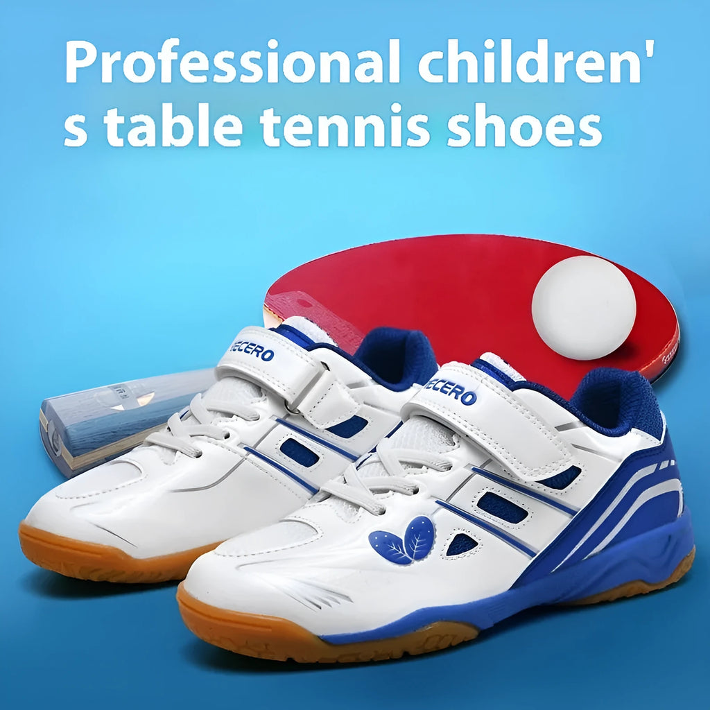 Breathable badminton shoes with ribbed sole in white and blue colour combination