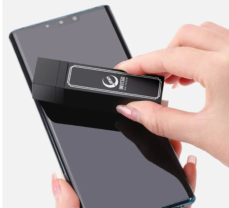 Portable mobile phone screen cleaning kit containing 40 disposable wipes in black packaging