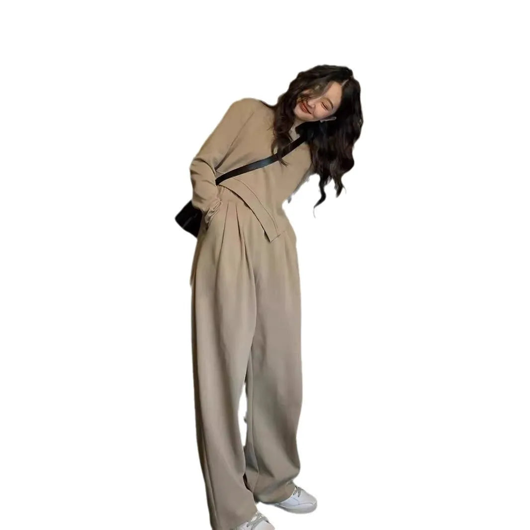 Brown women's loose fit casual sports suit set with long sleeve top and trousers.