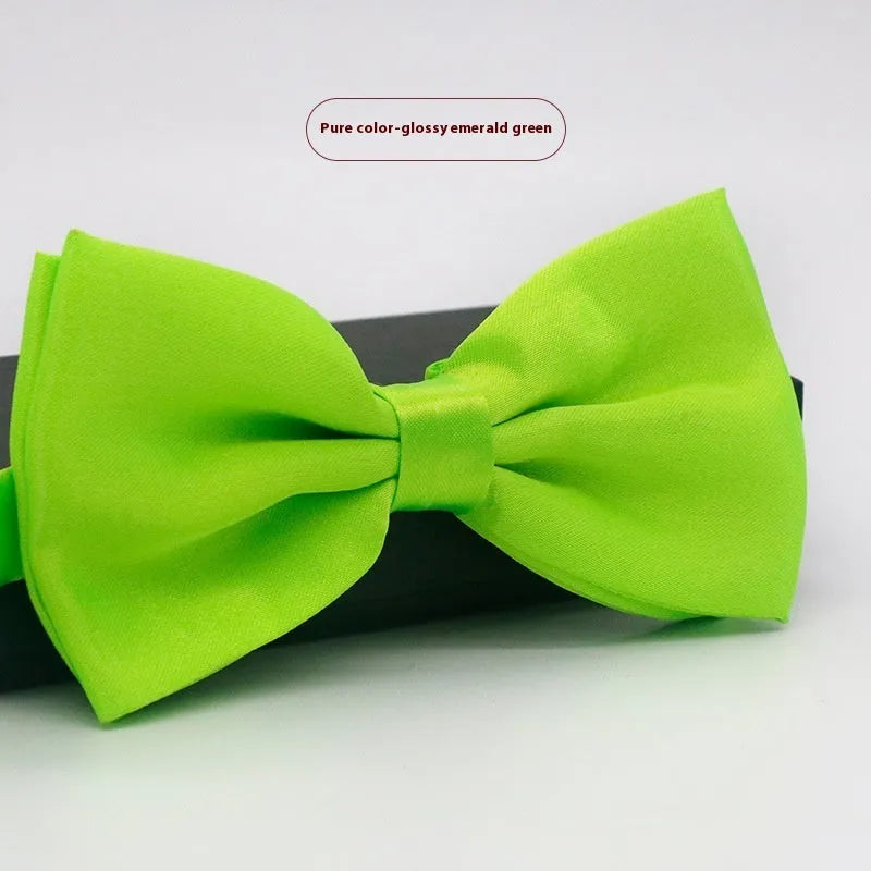 Flat head style bow tie in small plaid pattern measuring 12x6cm for formal wedding and business wear