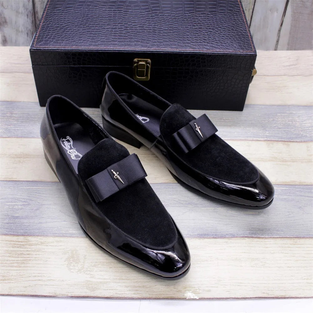 Men's low top formal shoes with glossy patent leather, matte cowhide, tassel detail and rubber sole in black, blue, brown or red.