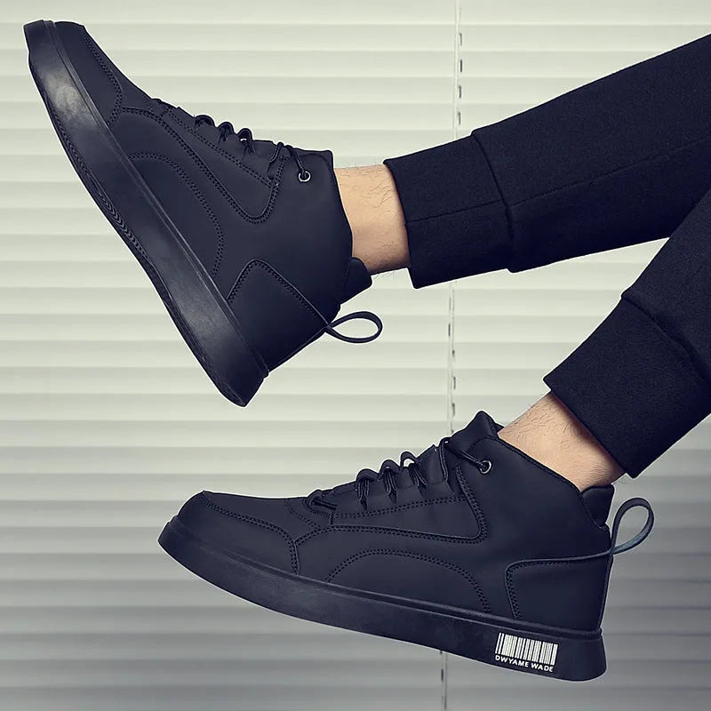 Men's white low-top casual sports shoes with rubber soles and round toe design
