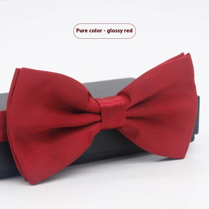 Flat head style bow tie in small plaid pattern measuring 12x6cm for formal wedding and business wear