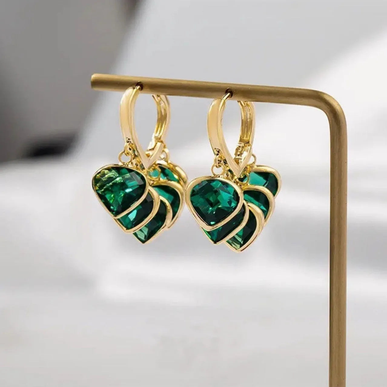 Green heart pendant ear clip earrings with alloy inlaid artificial gemstone, Korean style women's jewellery