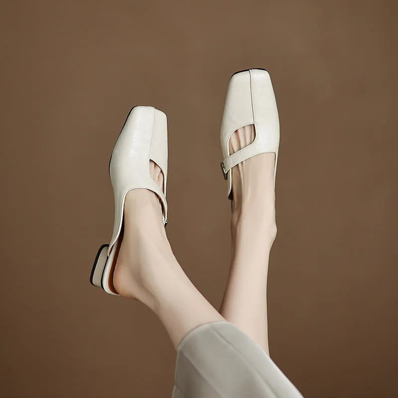 British style square head outdoor slippers in black colour with rubber sole