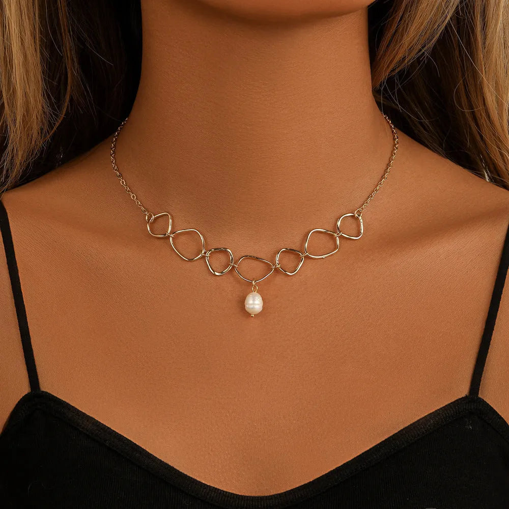 Light luxury asymmetric circle and pearl style alloy necklace for women with electroplated finish