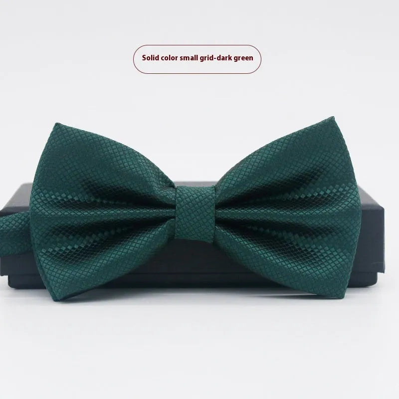 Flat head style bow tie in small plaid pattern measuring 12x6cm for formal wedding and business wear