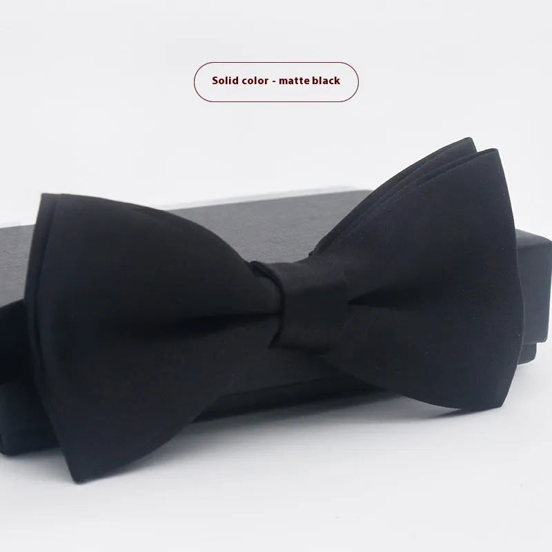 Flat head style bow tie in small plaid pattern measuring 12x6cm for formal wedding and business wear
