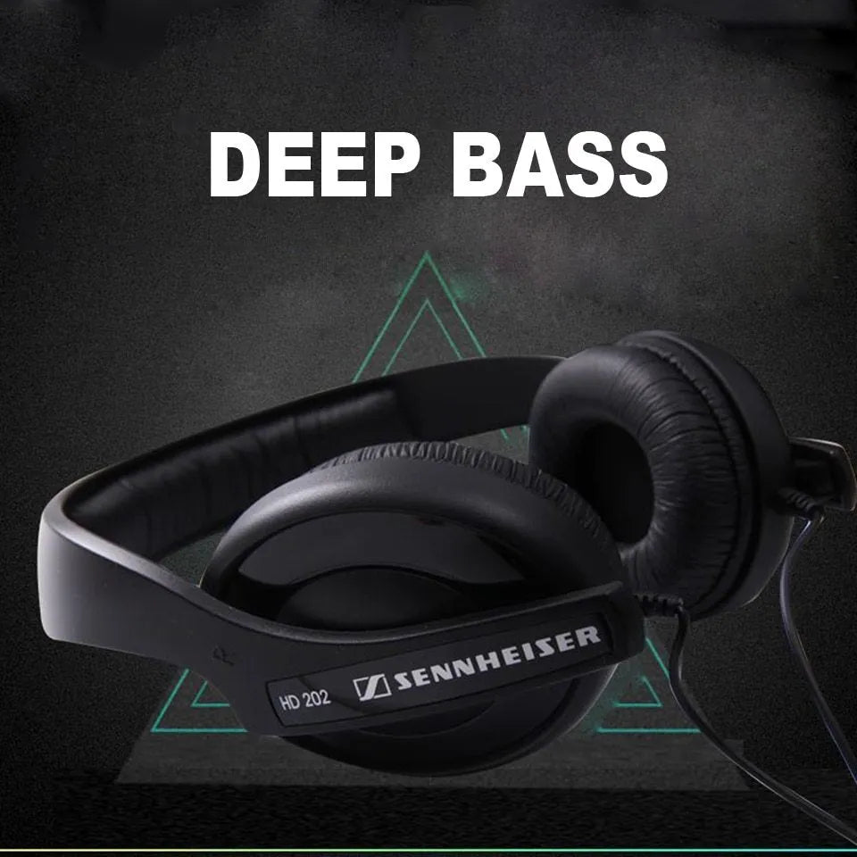 Black head-mounted monitor headphones with 40mm drivers and 3.5mm plug