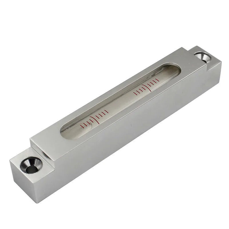 Compact metal and glass mini strip spirit level measuring 132mm for machine tool decoration