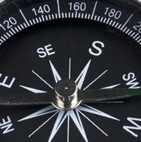 Silver metal compass with aluminium shell, 45 mm diameter, clear dial for magnetic navigation