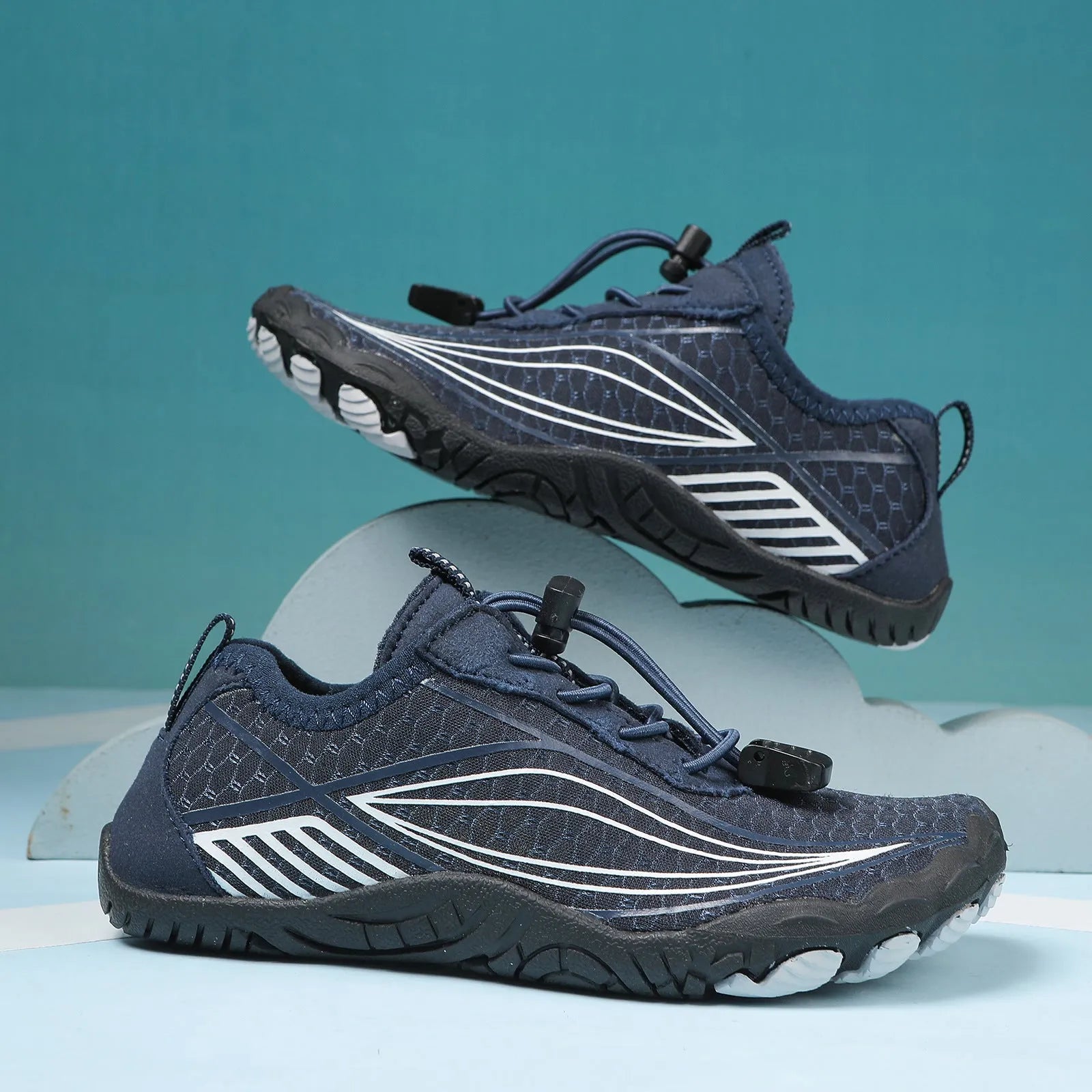 Children's quick-dry wading shoes in black with non-slip rubber soles and elastic band closure