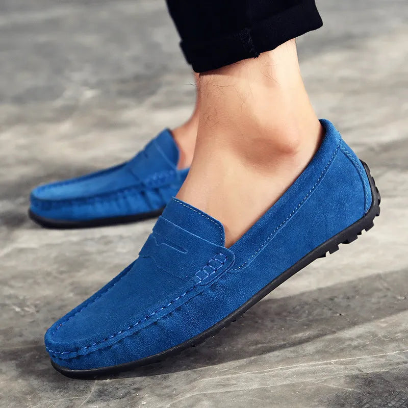 Men's Gommino casual shoes in suede leather with round toe and visible sewing lines