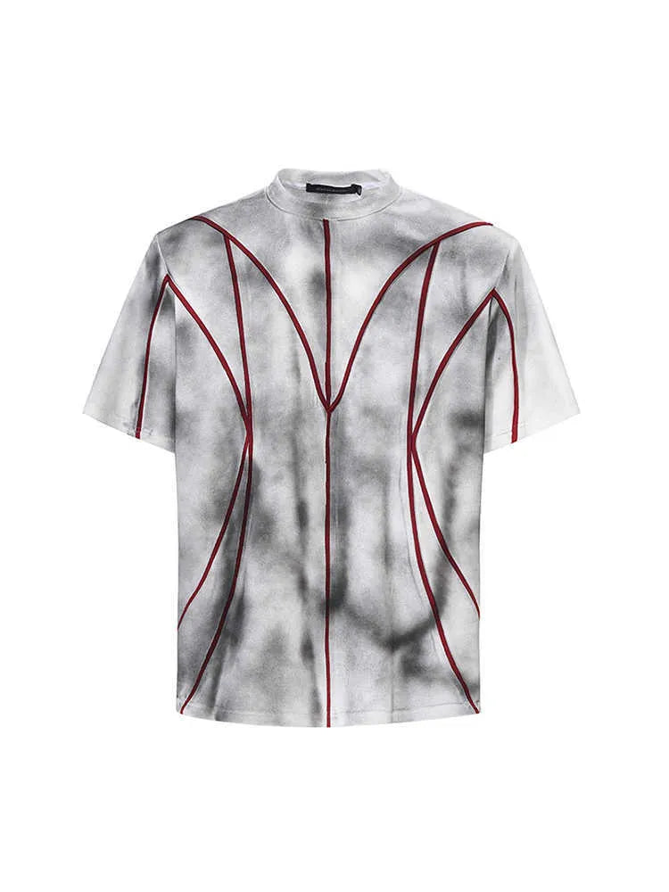 Padded shoulder short sleeve T-shirt with three-dimensional line patchwork round neck design