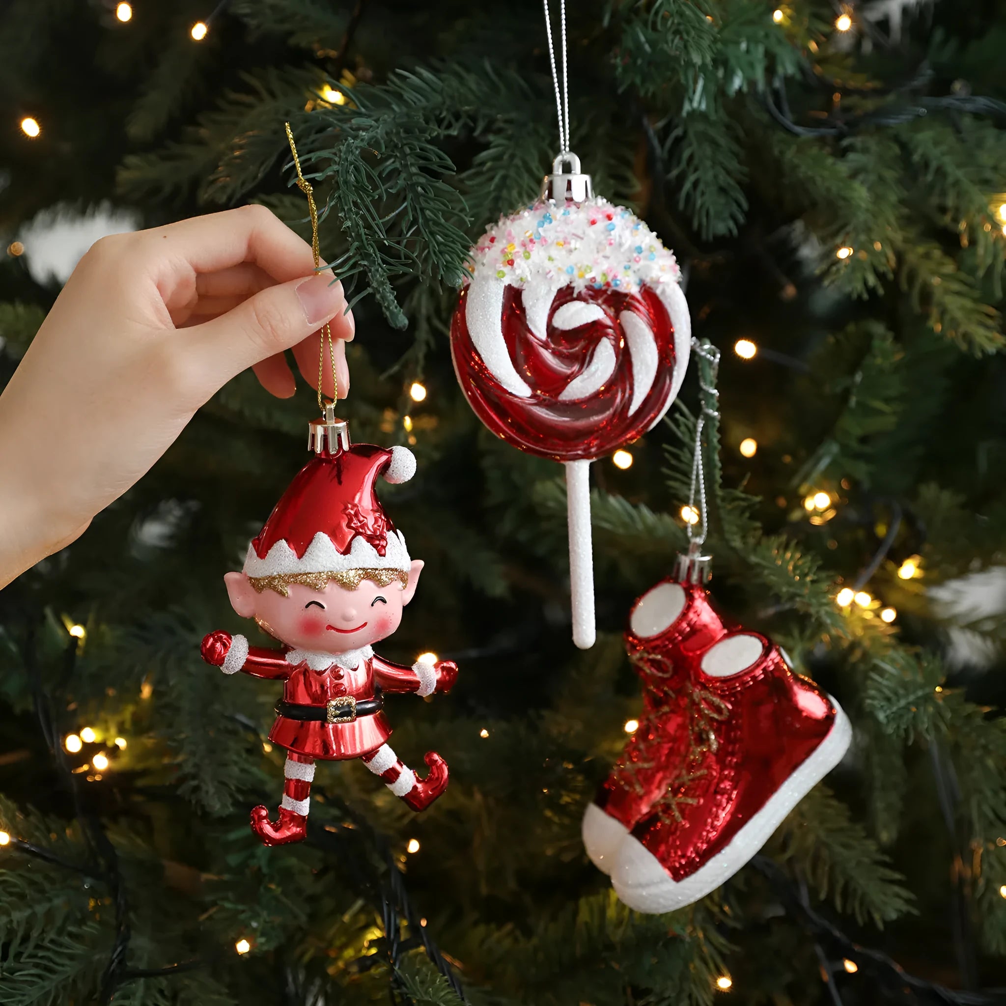 Light luxury plastic pendant charm with sticky powder finish in red and white, Snowman style for bag decoration