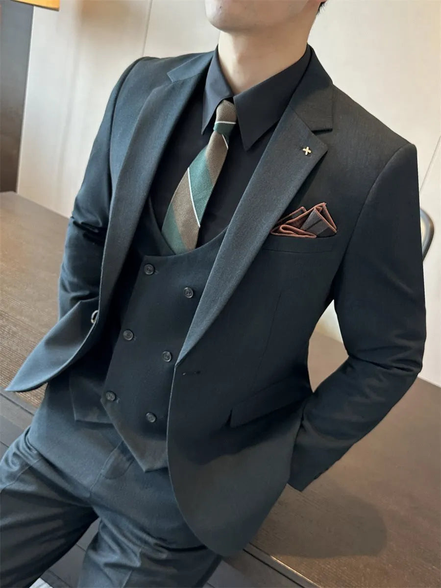 Men's slim fit business suit in dark green, available in sizes M through to 7XL