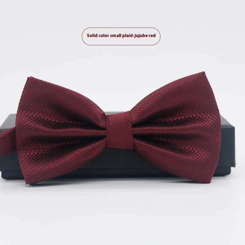 Flat head style bow tie in small plaid pattern measuring 12x6cm for formal wedding and business wear