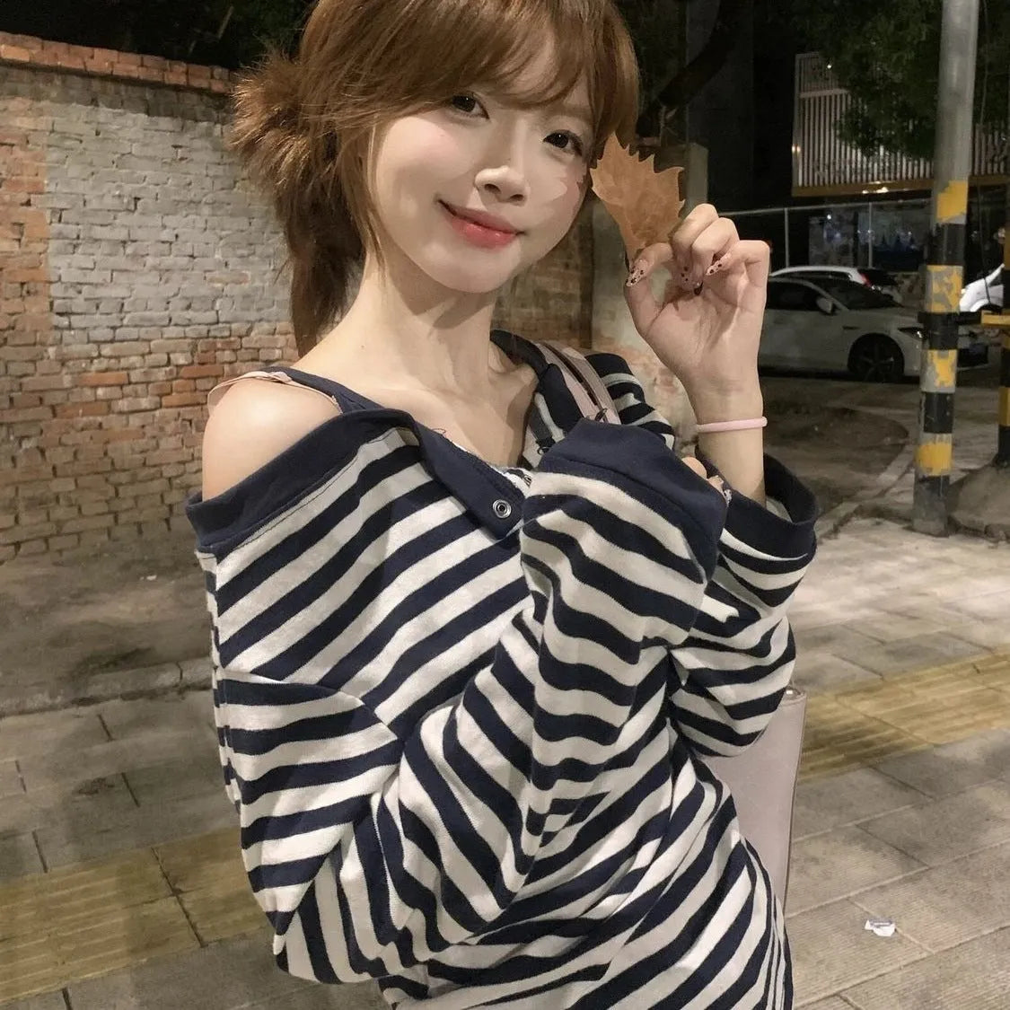Dark blue women's oversized Korean-style long-sleeved T-shirt with embroidery and striped details