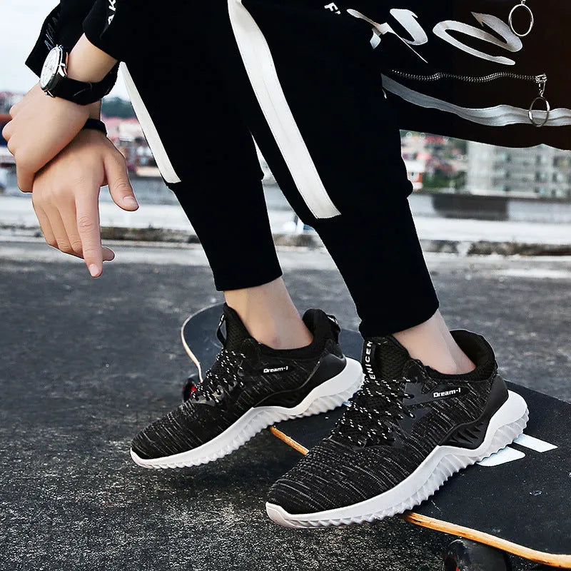 Low-top mesh running shoes with front strap closure in multiple colour options