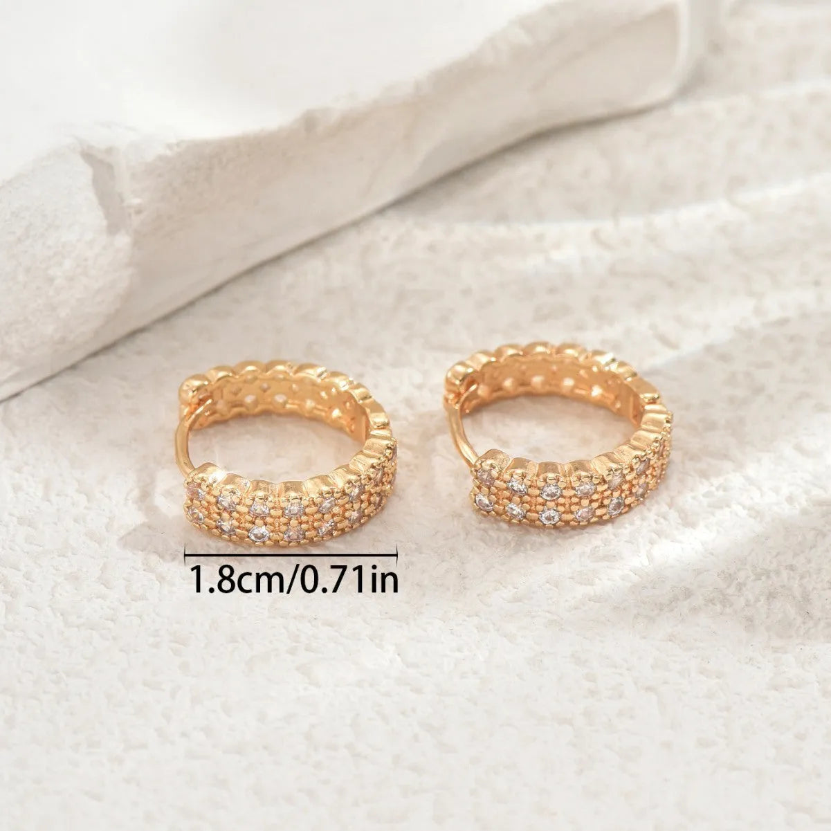 Women's geometry pattern copper alloy ear studs with round dot ring design
