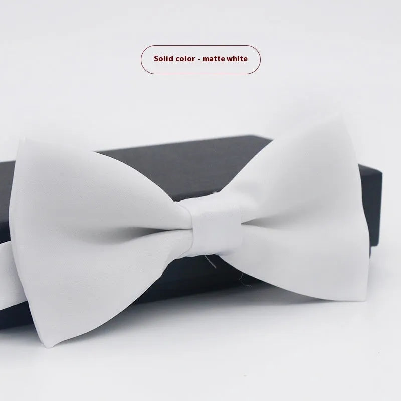 Flat head style bow tie in small plaid pattern measuring 12x6cm for formal wedding and business wear