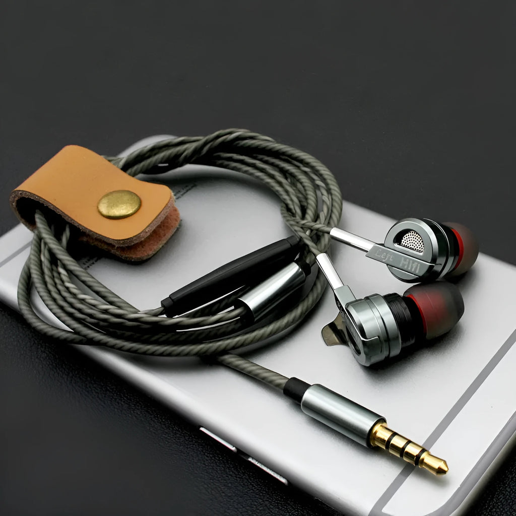 Metal HIFI earphones with smart wire control in black or silver colour