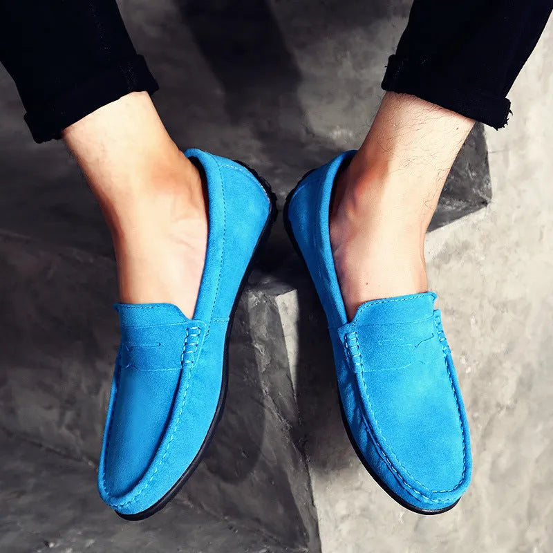 Men's Gommino casual shoes in suede leather with round toe and visible sewing lines