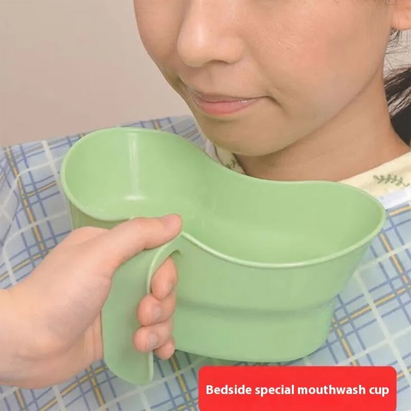 Green plastic nursing gargle cup with soft silicone spout for bedridden elderly oral care