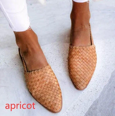 European and American style flat buckle sandals with pointed toe in various colours
