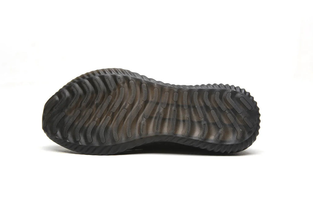 Low-top work safety shoes with steel toe cap and anti-static EVA soles in black colour.