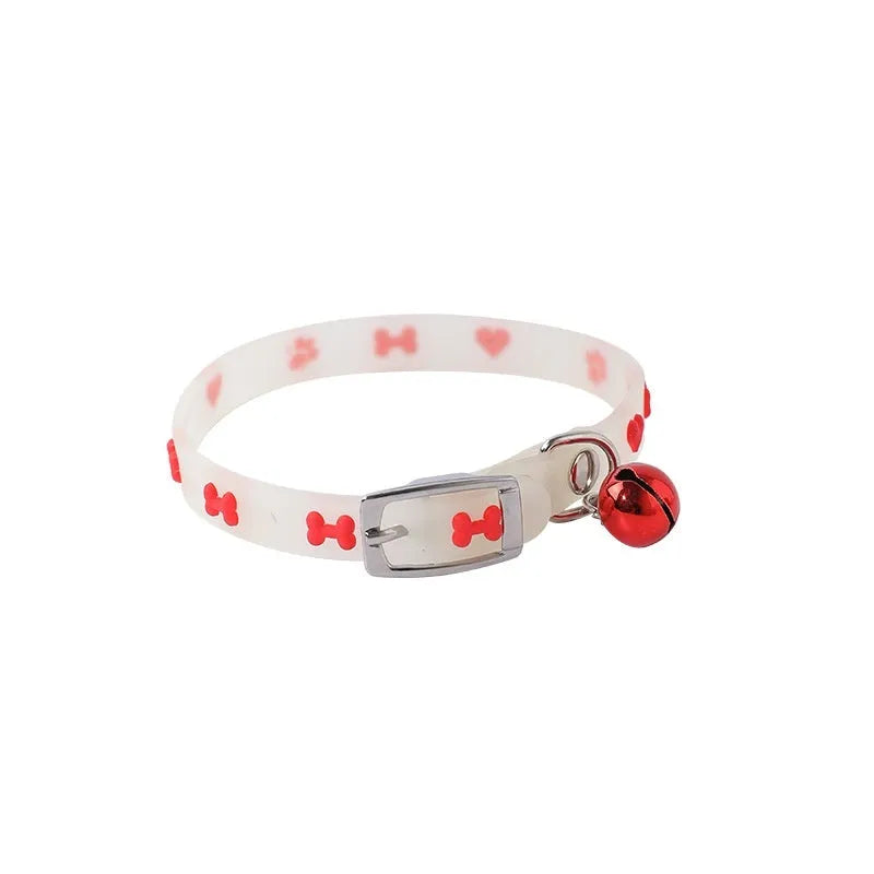 Luminous cat collar with adjustable silicone chain and metal bell in paw print design