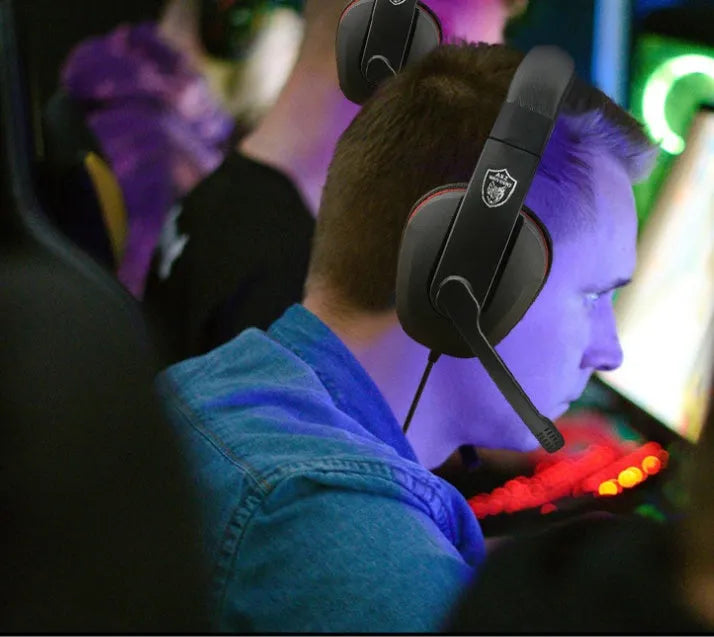 Black wired gaming headset with 40mm speakers and 1.2 metre cable