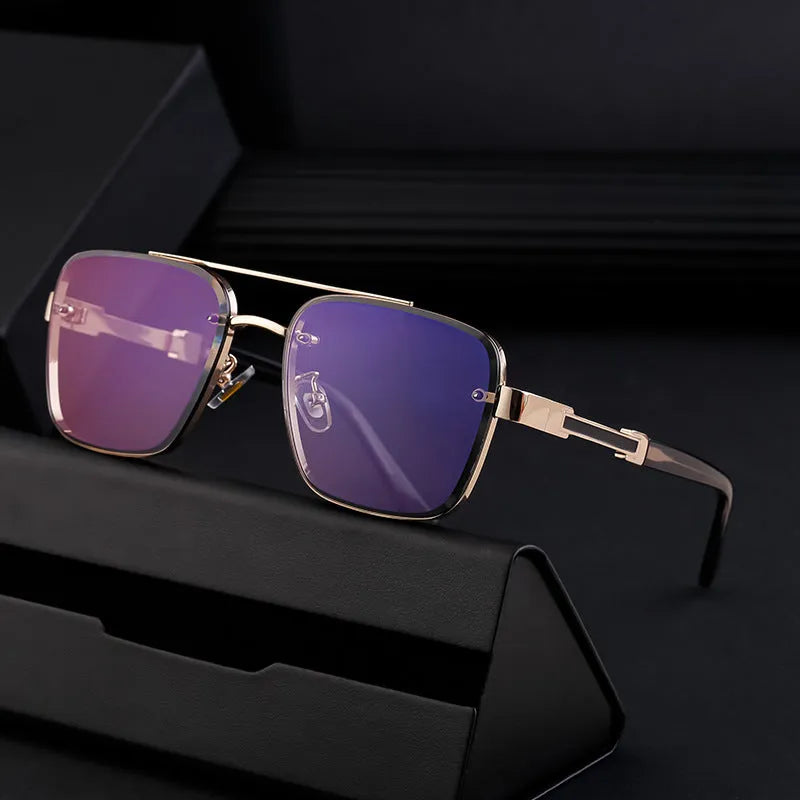 Men's vintage sunglasses with UV400 lenses in a gold gradient blue colourway on a PC frame.