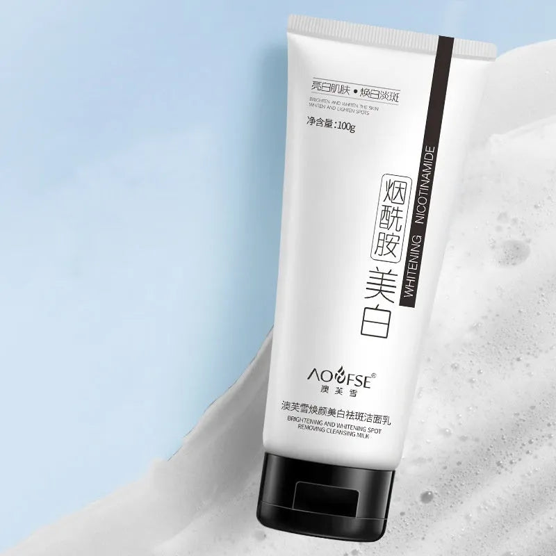 White packaged whitening and freckle removing facial cleanser for pore cleansing