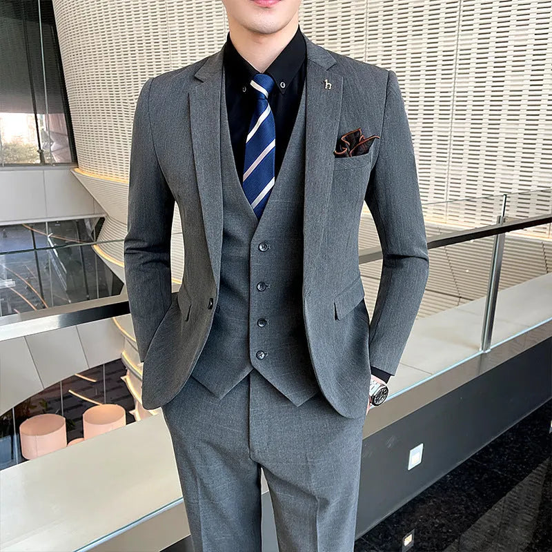 Men's slim fit business suit in black or dark grey with adhesive interlining construction
