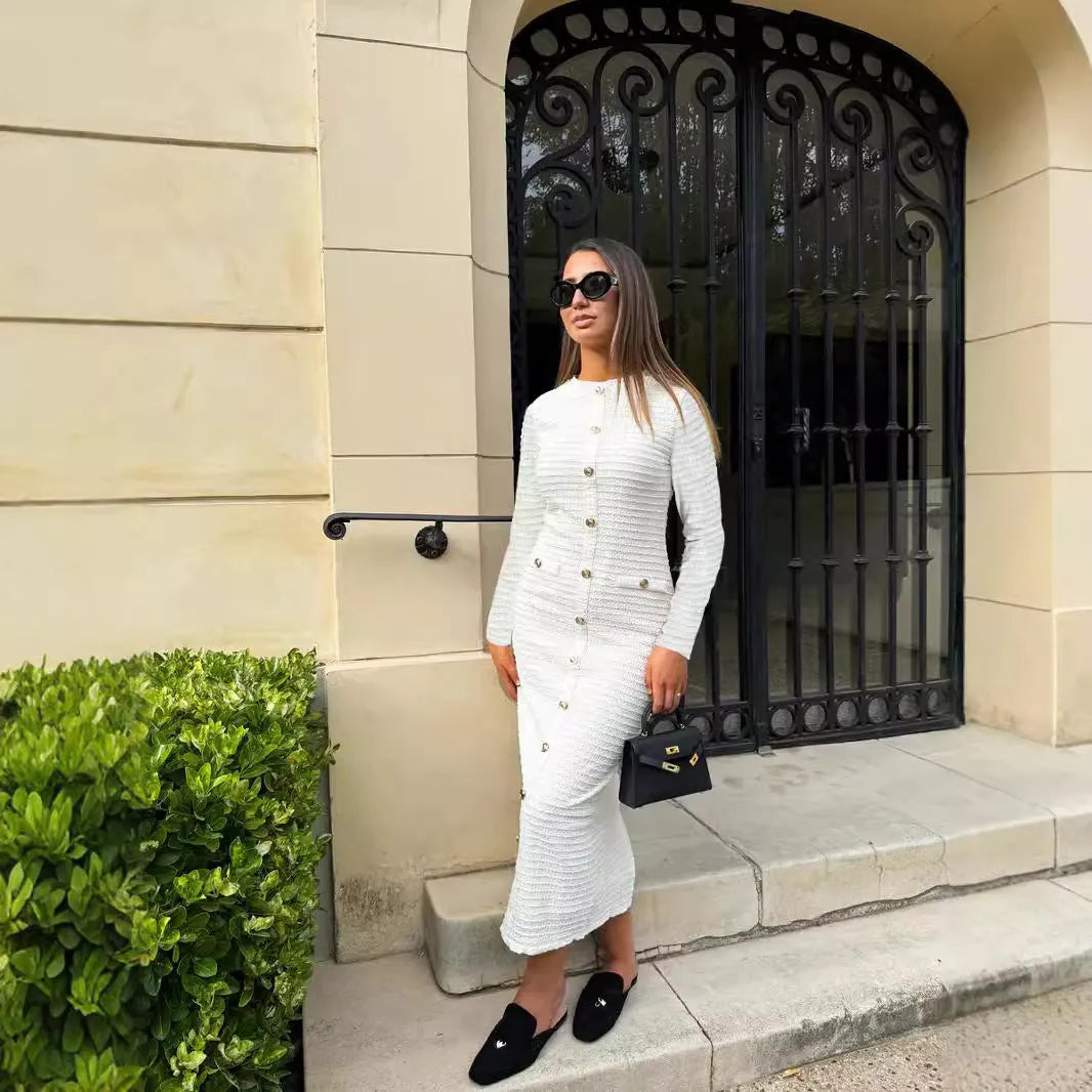 Black and white retro slim fit long-sleeved knitted dress with button front