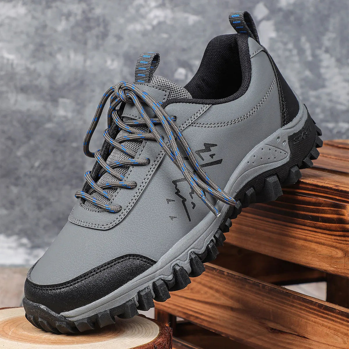 Wear-resistant low-top outdoor sneakers in dark gray with mesh lining and TPR sole, side view