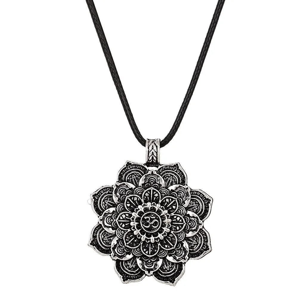 Alloy mandala amulet necklace with two styles, 4.2cm by 3.6cm pendant on 60cm silver chain