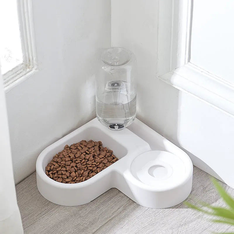 White plastic pet water fountain for cats and dogs with quiet pump, dimensions 22cm by 26cm by 16cm.