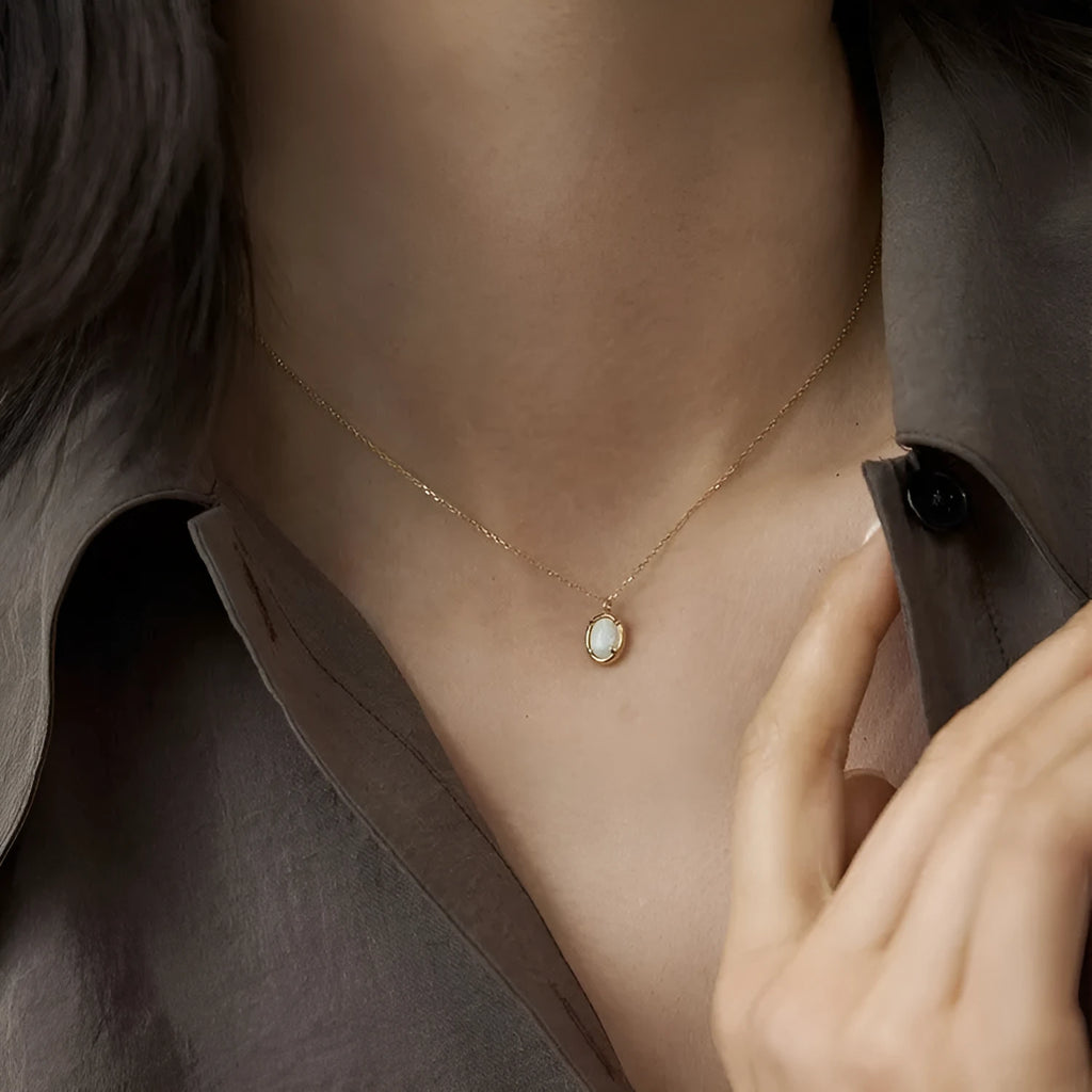 S925 sterling silver jelly opal pendant necklace with geometric oval shape in gold or white gold colour