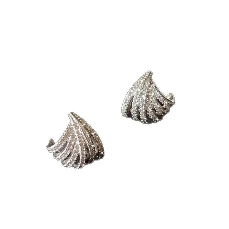 Geometric zircon earrings with platinum electroplating and line design