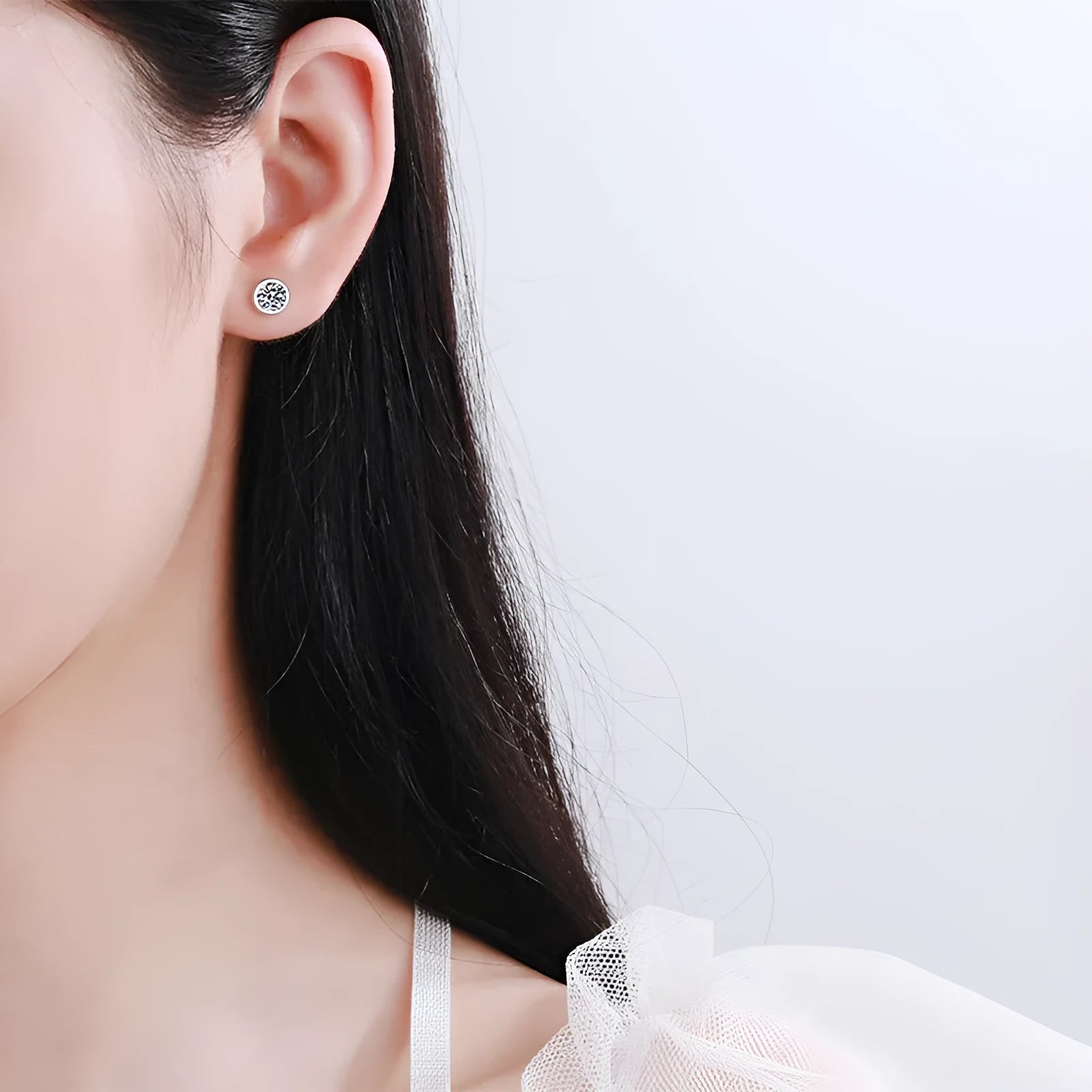 Pair of 925 sterling silver Pt950 gold plated women's earrings with moissanite or zircon stones and geometric design.