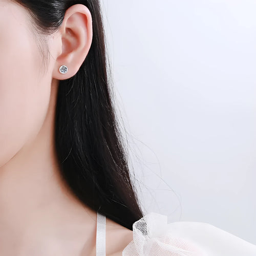 Pair of 925 sterling silver Pt950 gold plated women's earrings with moissanite or zircon stones and geometric design.