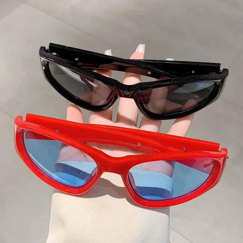 Outdoor sports sunglasses with PC frame and lens in category 3 sun protection with windproof design