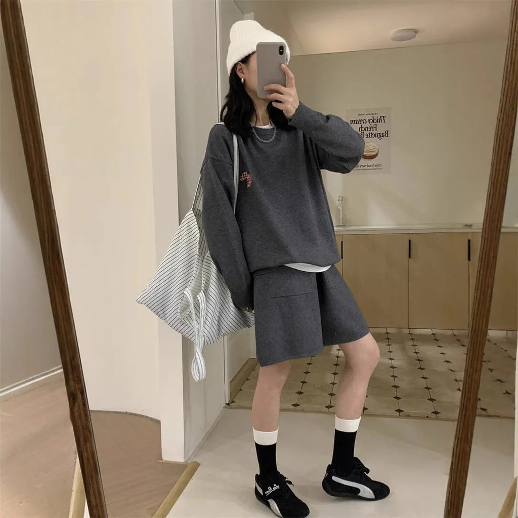 Women's casual knitted sweater shorts suit with animal embroidery in milk blue, Japanese Korean style two-piece set