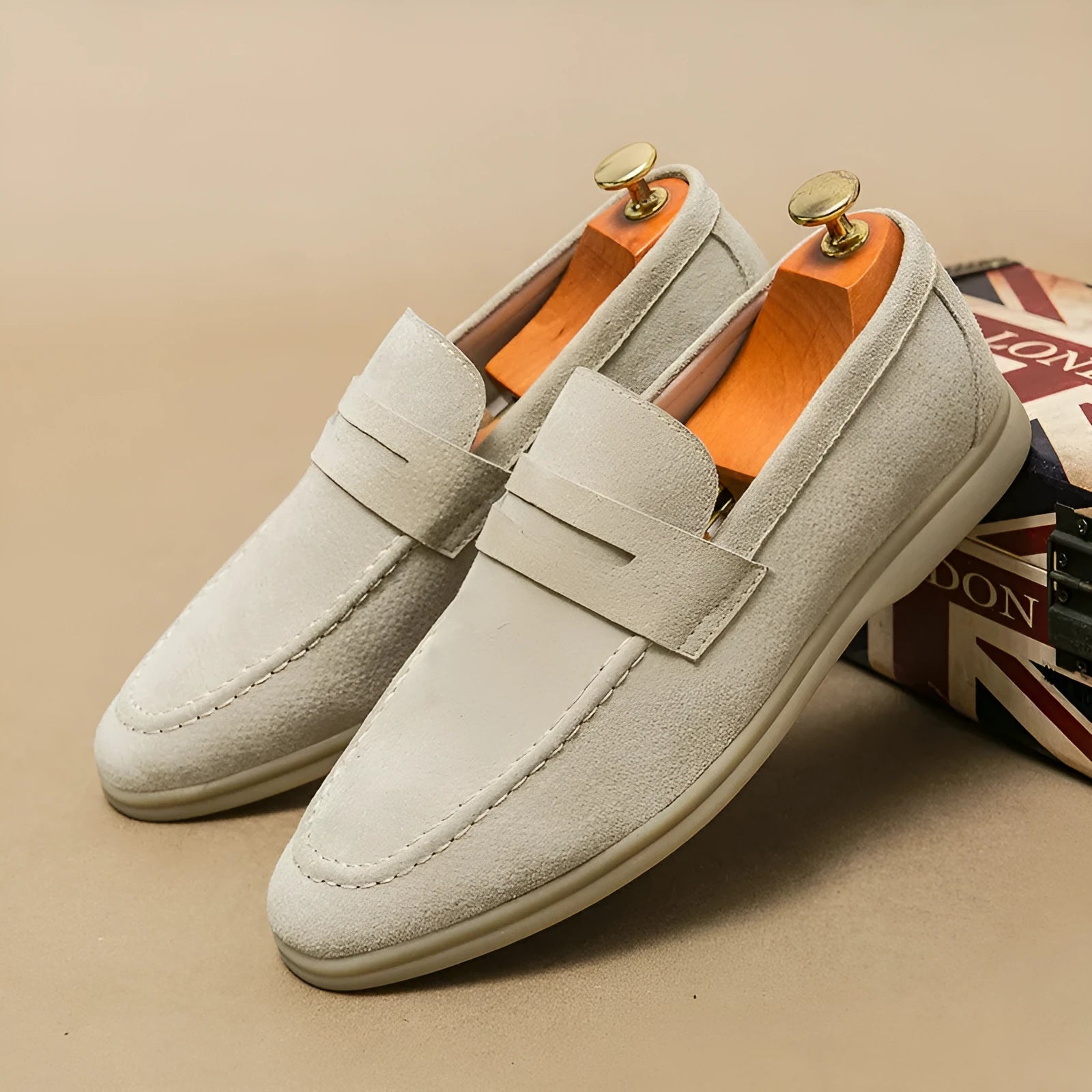 Men's leather slip-on shoes with rubber sole and round-toe design in black, beige or khaki