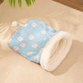Pink Trojan pattern flannel cat sleeping bag nest bed measuring 50 by 40 centimetres.