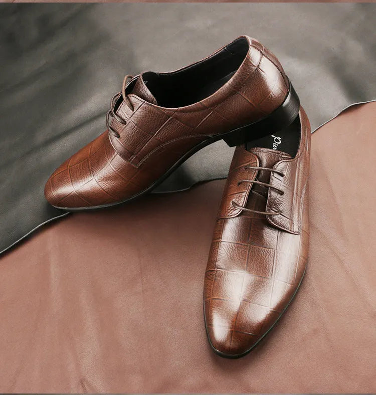 Men's black leather Derby shoes with pointed toe and rubber soles for business wear