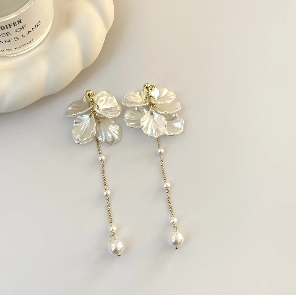 Women's acrylic shell pearl tassel earrings showing four clip types and 8.8cm length
