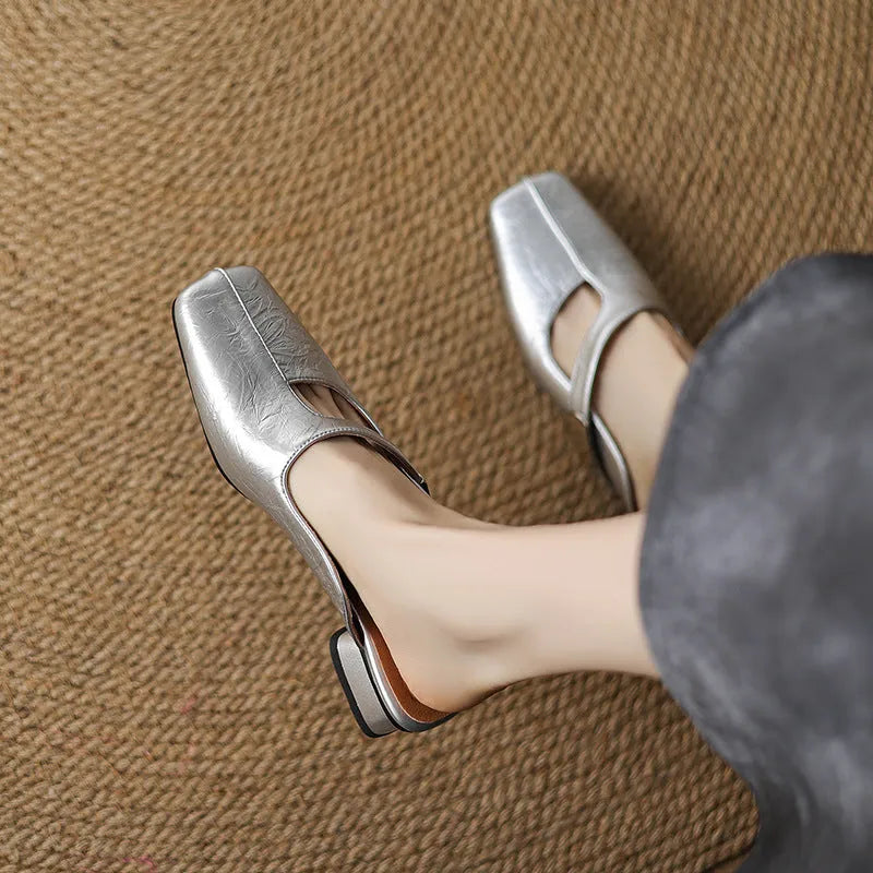 British style square head outdoor slippers in black colour with rubber sole